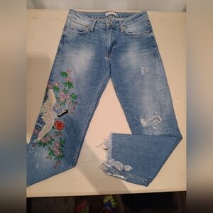 Zara Blue Cropped Jeans with Floral Embroidery